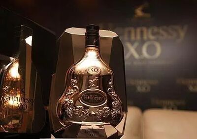 大庆各区高价回收30年茅台酒瓶礼盒空瓶酒杯回收手提袋图片