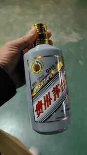 丹东大量收购茅台生肖酒瓶子同城收购图片