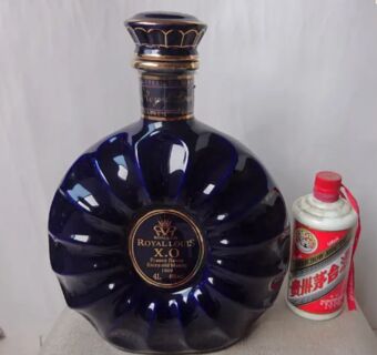 大庆回收土豪金茅台酒回收新老剑南春图片