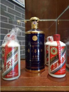 岳阳回收茅台30年份酒瓶,高档名酒老酒回收来电询价图片
