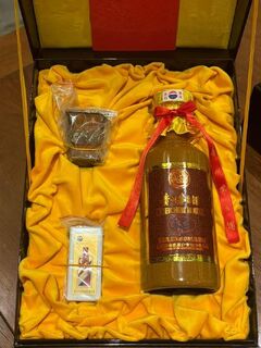 6斤茅台酒瓶回收及变现交易图片
