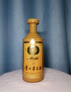 绵阳游仙珍藏版茅台酒瓶回收 绵阳回收陈年老茅台图片