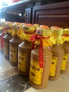 漯河地方茅台空酒瓶,狗年茅台酒空瓶回收电话
