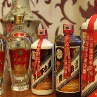 绍兴本地老酒回收电话 年份老茅台酒瓶回收上门电话