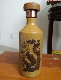 大庆大量回收精品茅台酒30年礼盒茅台酒回收咨询图片