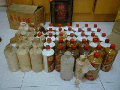 丹东市上门回收15年30年50年80年茅台酒礼盒空瓶回收