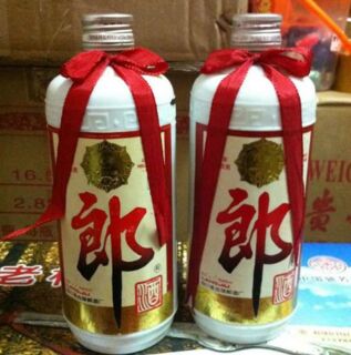 北京朝阳路易十三礼盒 轩尼诗李察 年份茅台酒高价收