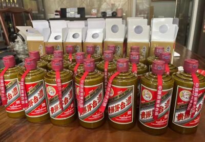 克拉玛依山崎酒瓶回收 冬虫夏草回收 名酒回收图片