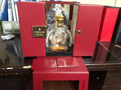 丹东收购珍品精品茅台酒瓶-丹东回收路易十三酒瓶图片