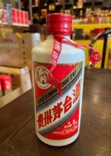 丹东高价回收30年茅台酒瓶-20年的茅台酒回收电话