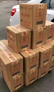洛阳大量回收纪念茅台酒瓶回收茅台酒电话图片