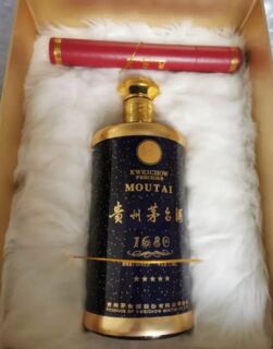 朝阳大量回收各种老酒名酒-回收牛年茅台酒瓶咨询电话