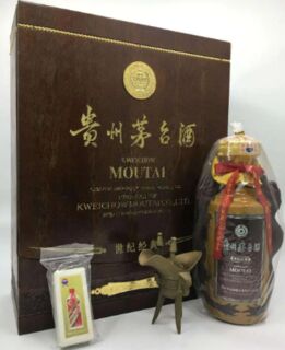赤峰大量名酒老酒回收-回收15/30/50年茅台酒快速打款图片