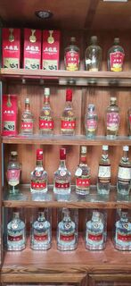 洛阳全市回收生肖鸡年茅台酒回收红酒罗曼尼 康帝图片
