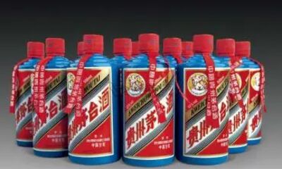那曲柏翠红酒瓶子回收电话图片