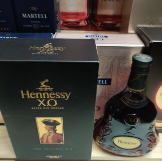 济宁大量回收各种老酒名酒-回收牛年茅台酒瓶最近的价格图片