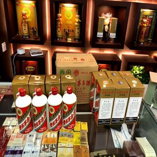 揭阳揭西罗曼尼康帝红酒瓶回收图片