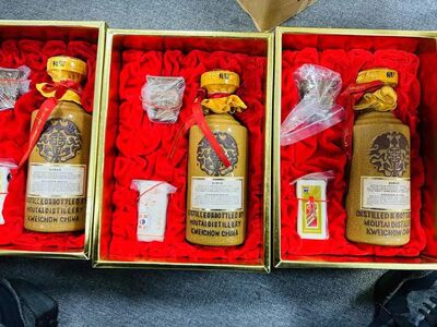 厦门高价回收十五年茅台酒高价回收冬虫夏草电话图片
