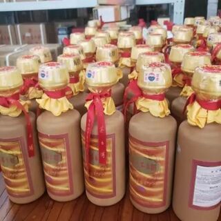 马鞍山24小时上门回收飞天茅台空酒瓶图片
