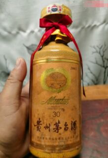 榆林亚欧博览会茅台酒瓶子回收上门回收24年价值更新图片