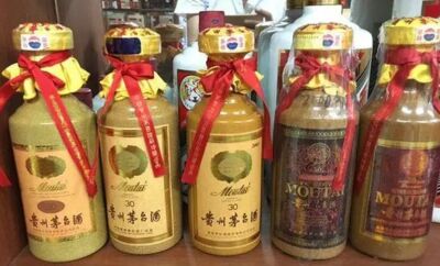 咸宁高档红酒洋酒回收-80年茅台酒回收图片