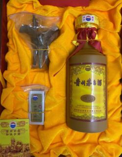 绍兴上虞平时喝剩的茅台酒瓶回收 绍兴回收茅台酒图片