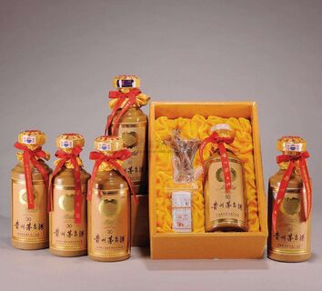 扬州高价回收十二生肖茅台酒瓶回收老八大名酒图片