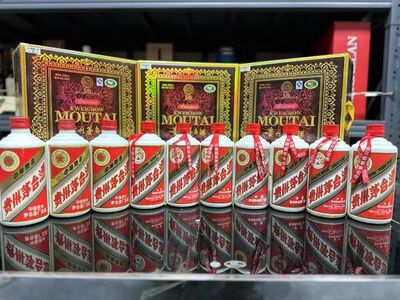 三门峡长期回收三十年茅台酒瓶回收整箱新老白酒商家图片