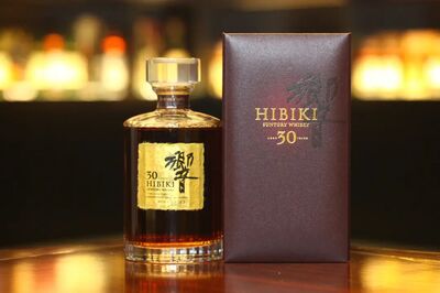 齐齐哈尔名酒回收价格电话 上门回收茅台酒,回收五粮液 免费上门回收图片