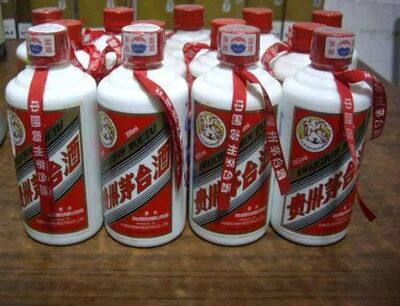 辽源回收大量五粮液,回收三十年茅台酒瓶,名酒回收,专业团队图片