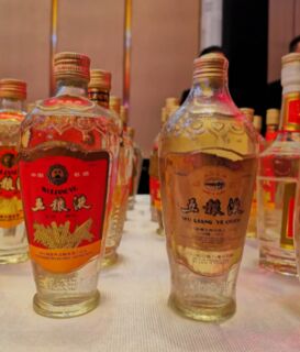 丹东大量回收15年茅台酒,十五年五粮液的回收价咨询