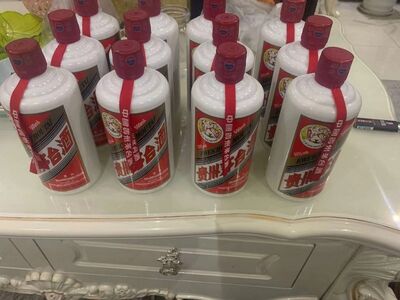漯河五十年茅台酒瓶回收及全国收购瓶子收购价值参考图片