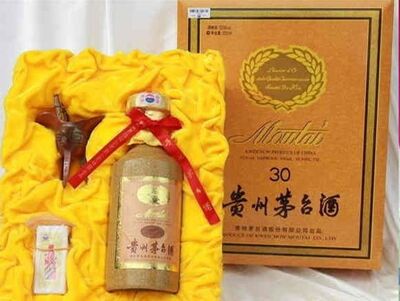 石家庄新乐回收高档拉菲酒瓶 名酒回收图片